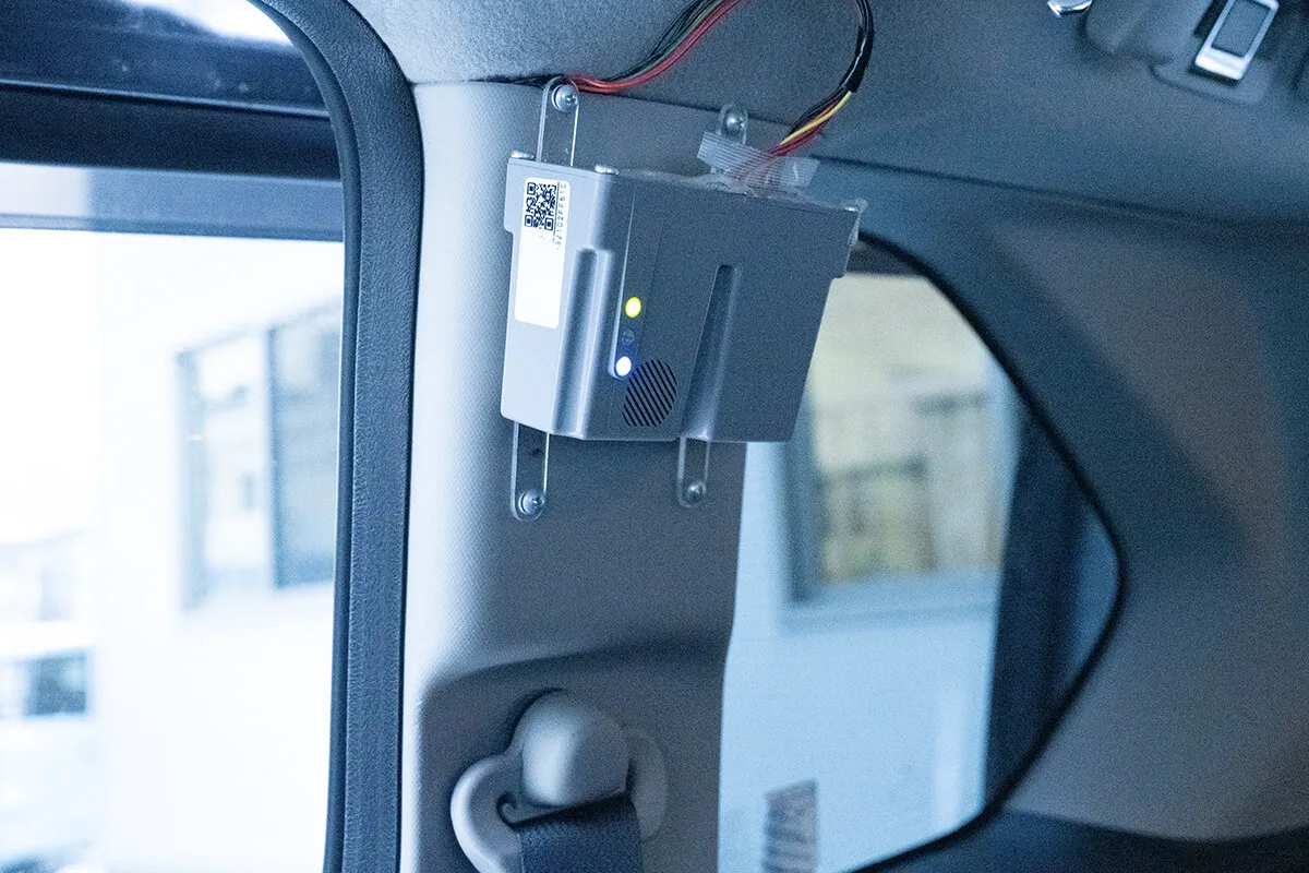 送迎用車両に車内置忘れ防止アラームを搭載